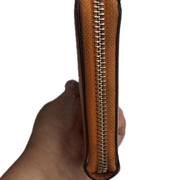 Danier Genuine Leather Everyday Wallet with 16 Card Slots - Picture 7 of 7